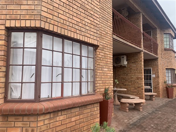 8 Bedroom Duplex 8 Bedroom Duplex