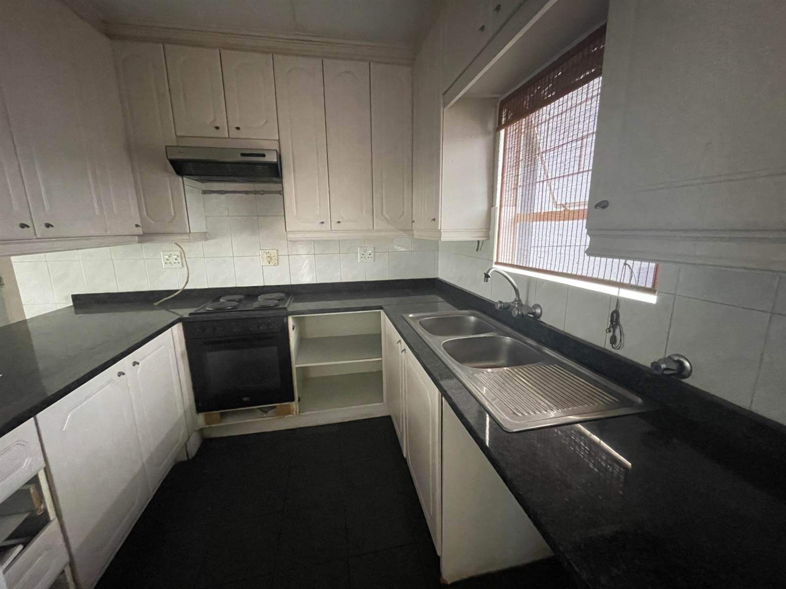 3 Bed Apartment in Morninghill photo number 2