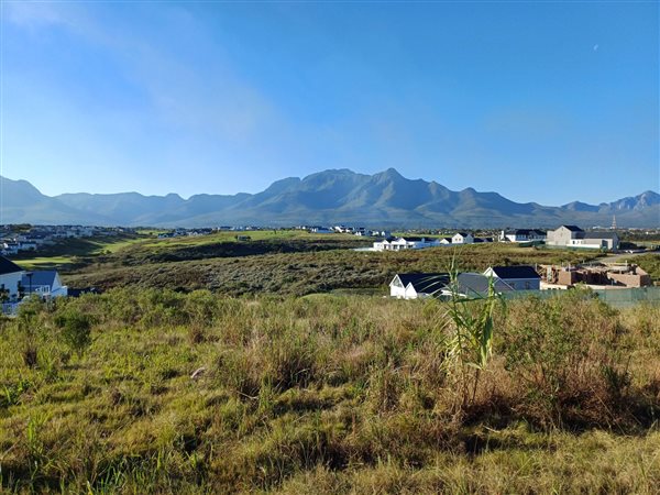 889 m² Land available in Kingswood Golf Estate
