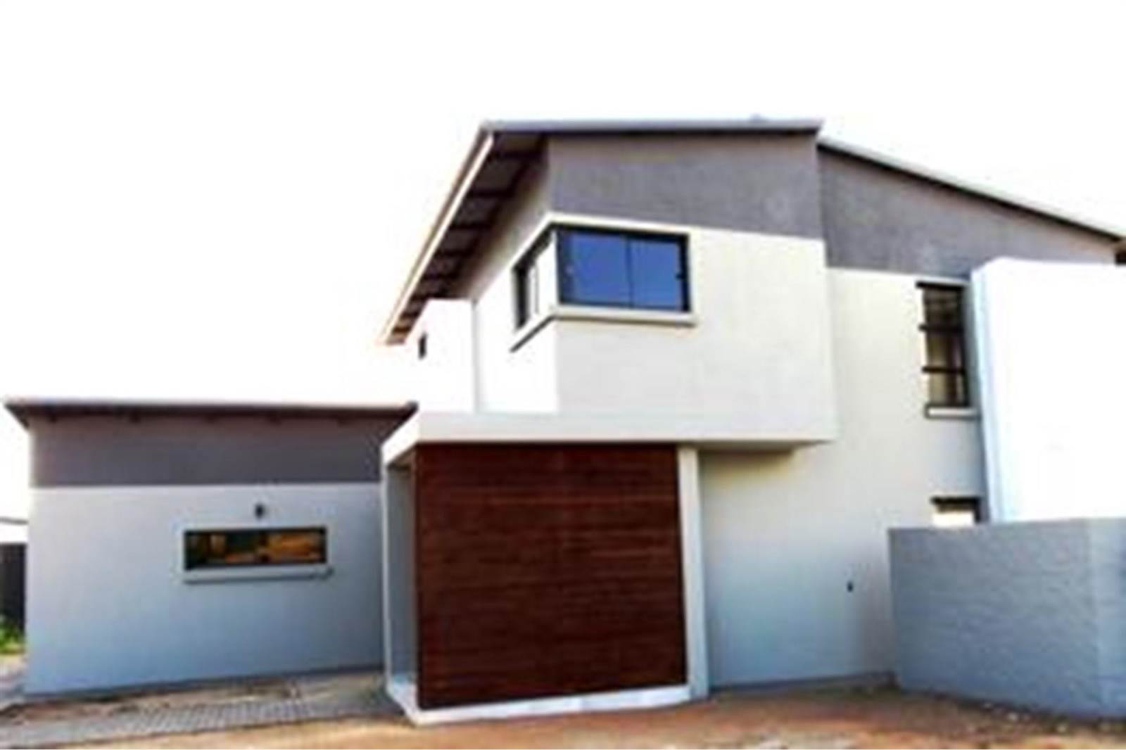 4 Bed House in Bendor photo number 3