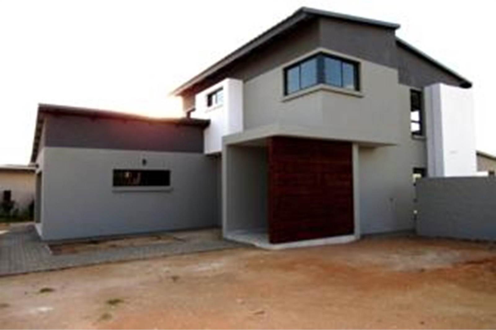 4 Bed House in Bendor photo number 2
