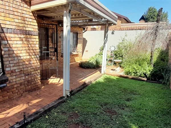 4 Bed Townhouse in Bronberrick