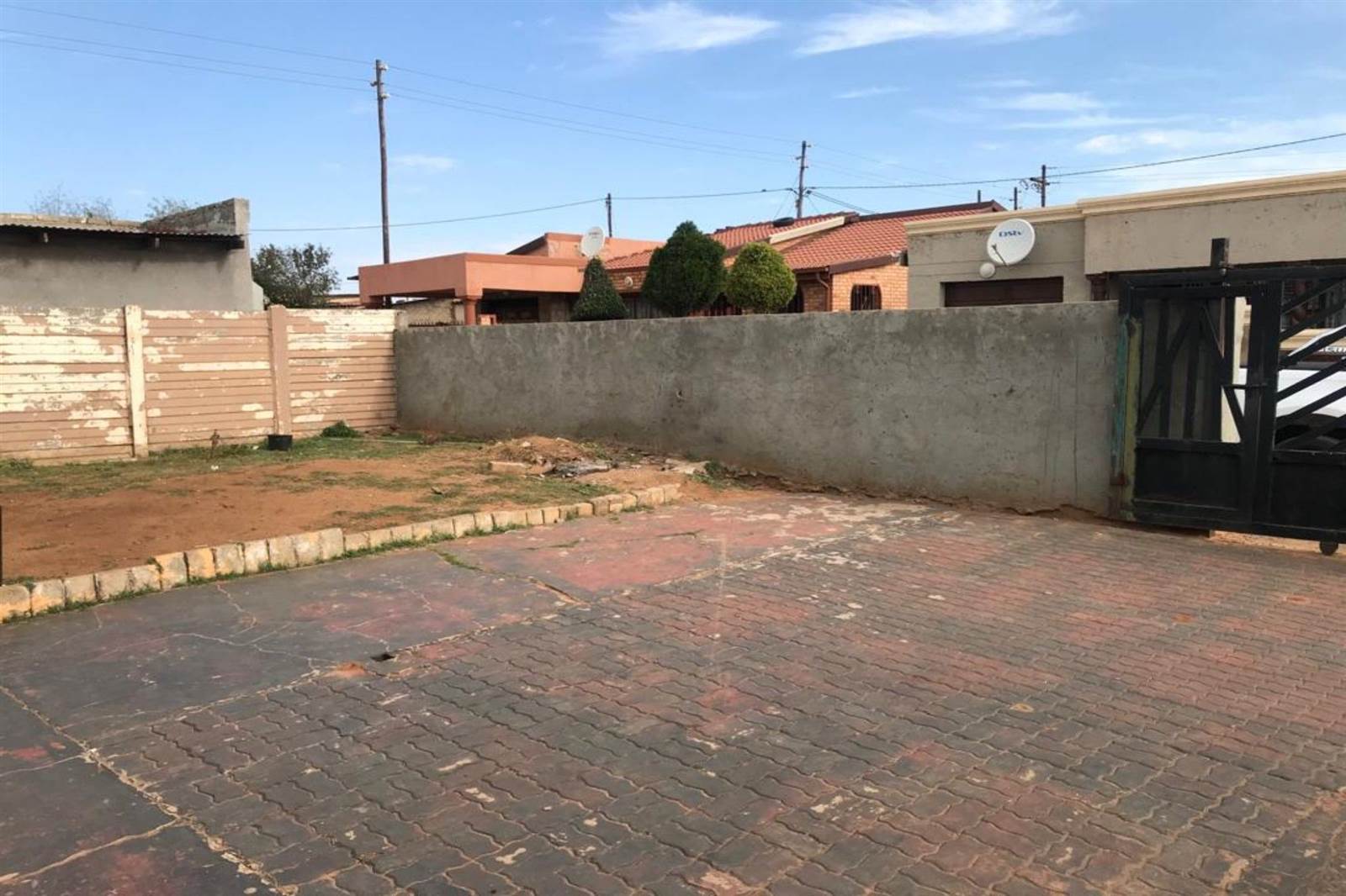 637 m² Land available in Witbank Central photo number 8