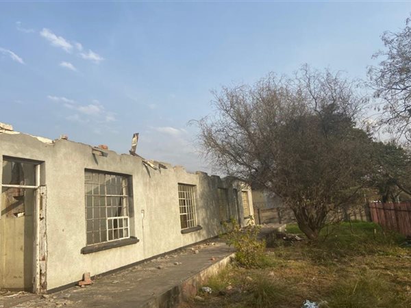 637 m² Land available in Witbank Central