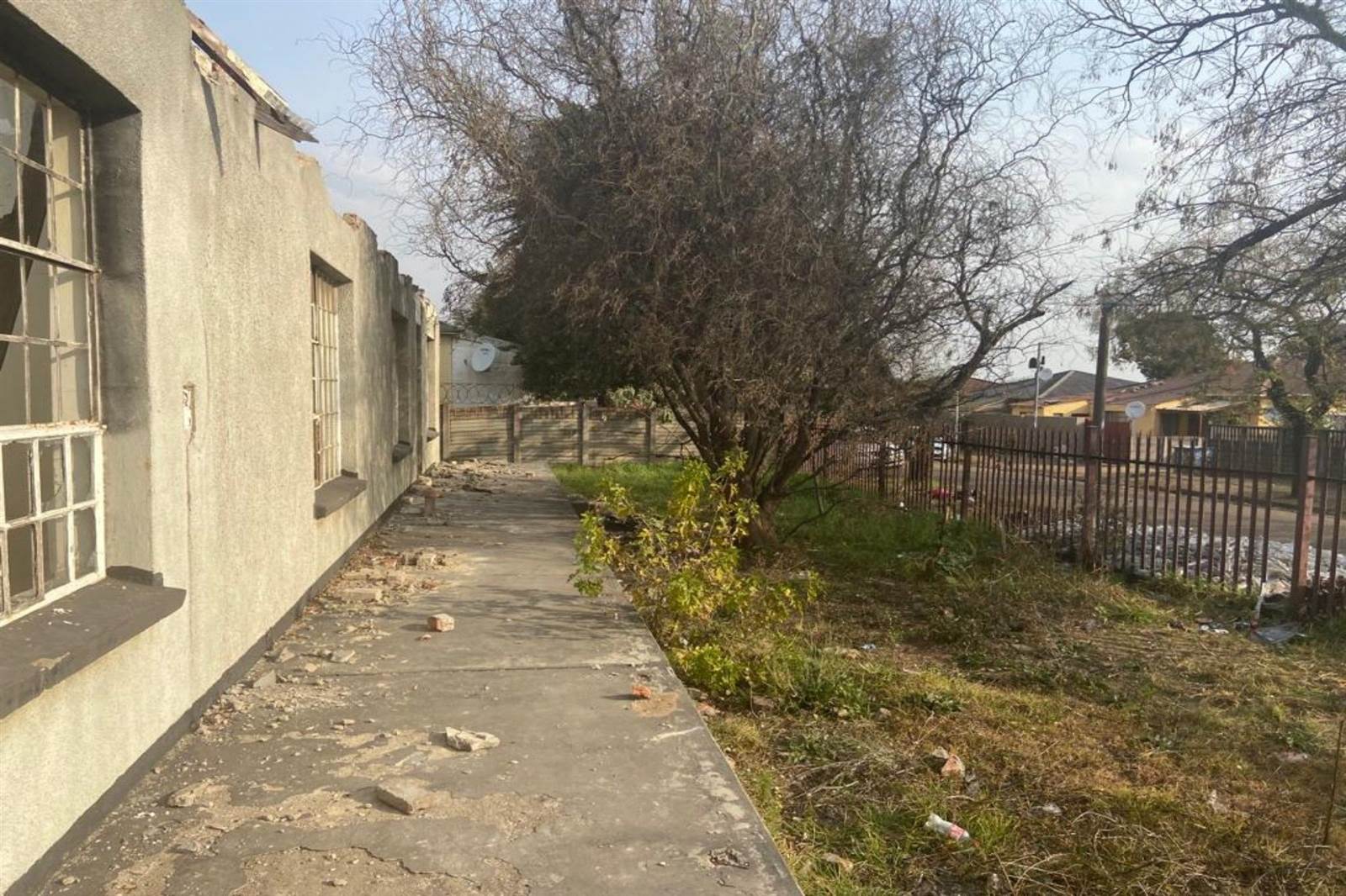 637 m² Land available in Witbank Central photo number 2