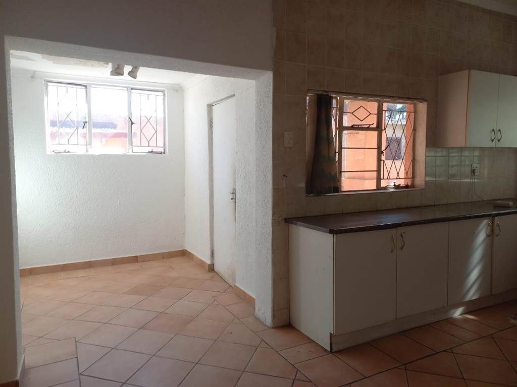 2 Bed House in Turffontein photo number 1