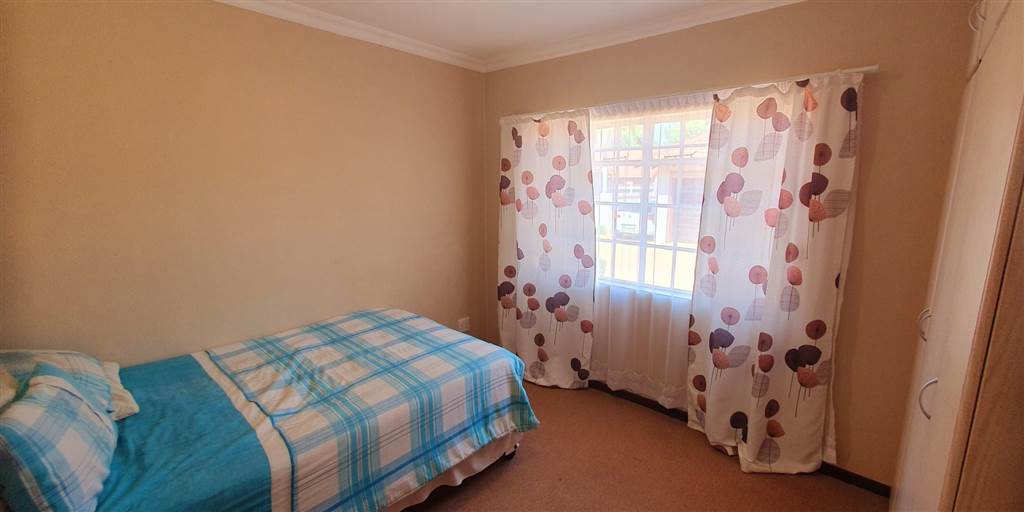 3 Bed Townhouse in Mookgophong (Naboomspruit) photo number 14