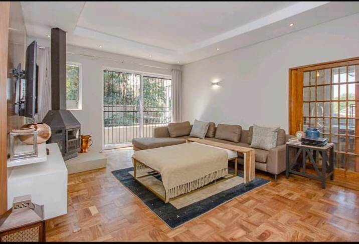 3 Bed House in Sydenham photo number 6