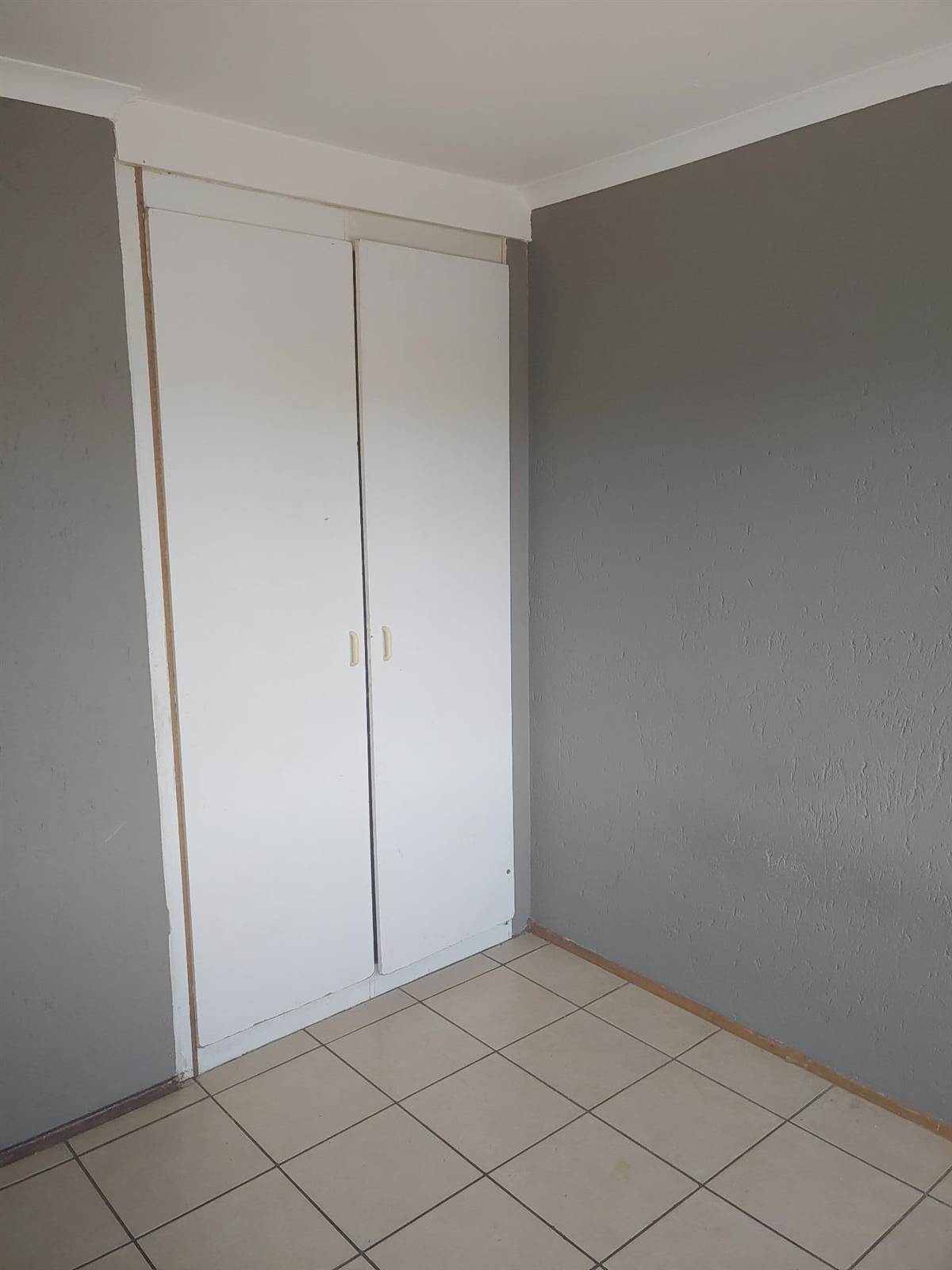 2 Bed Apartment in Krugersdorp West photo number 10