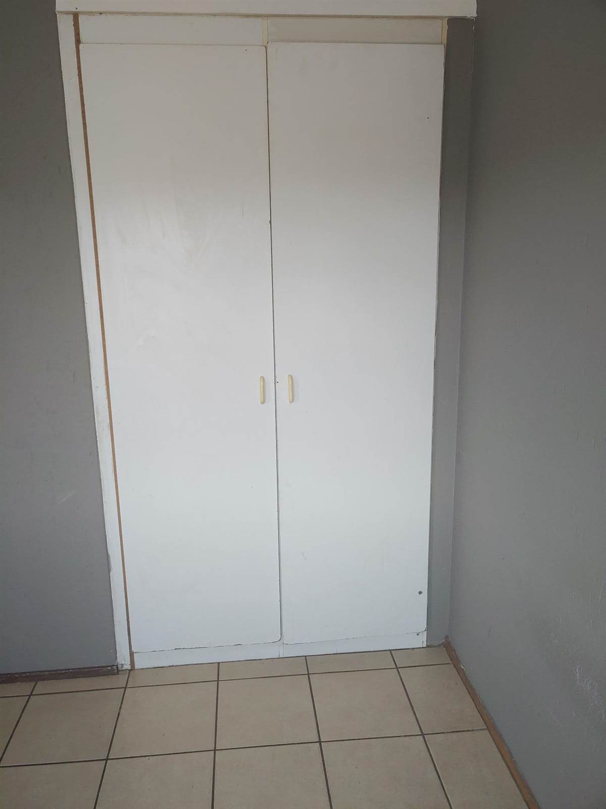 2 Bed Apartment in Krugersdorp West photo number 11