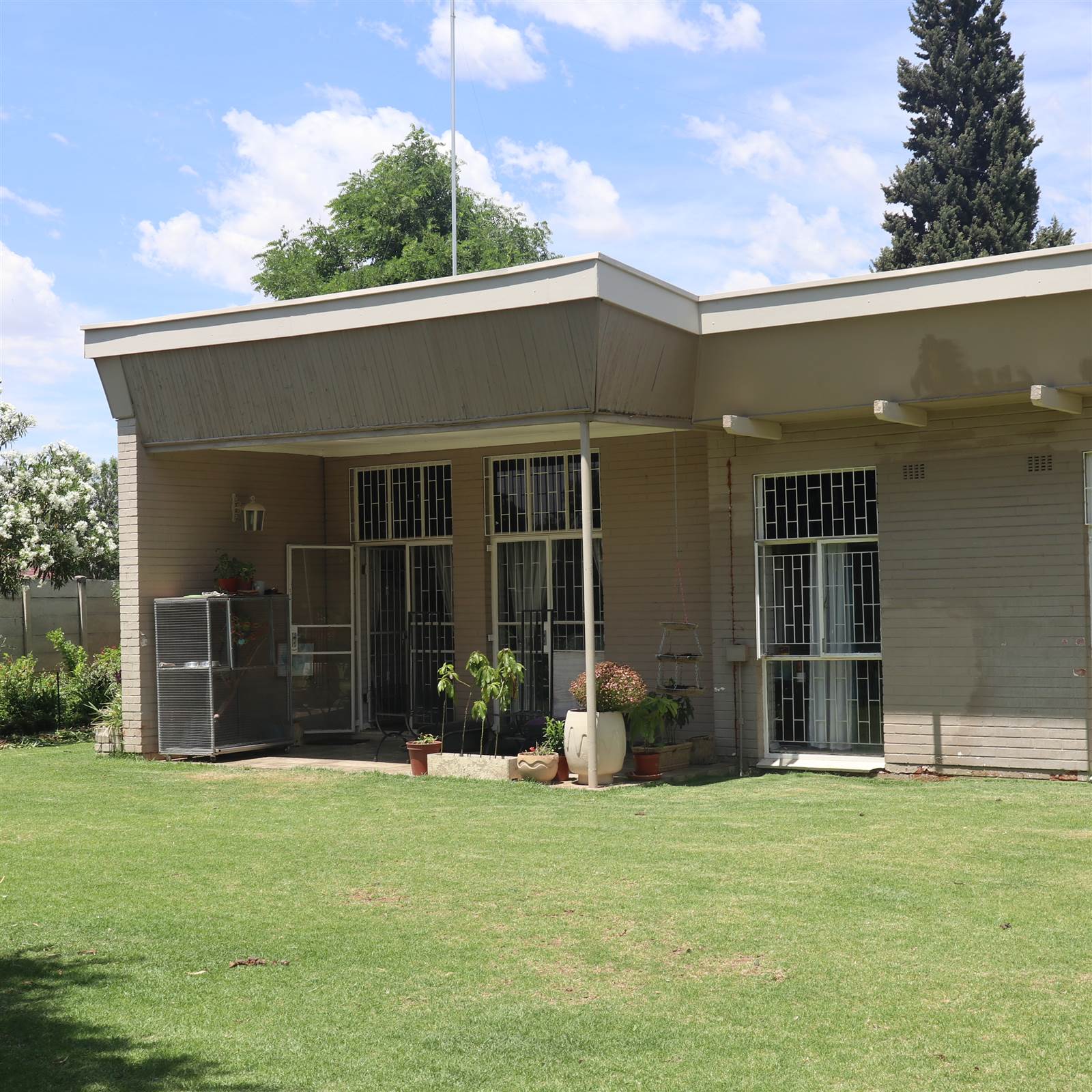 3 Bed House in Jim Fouche Park photo number 1