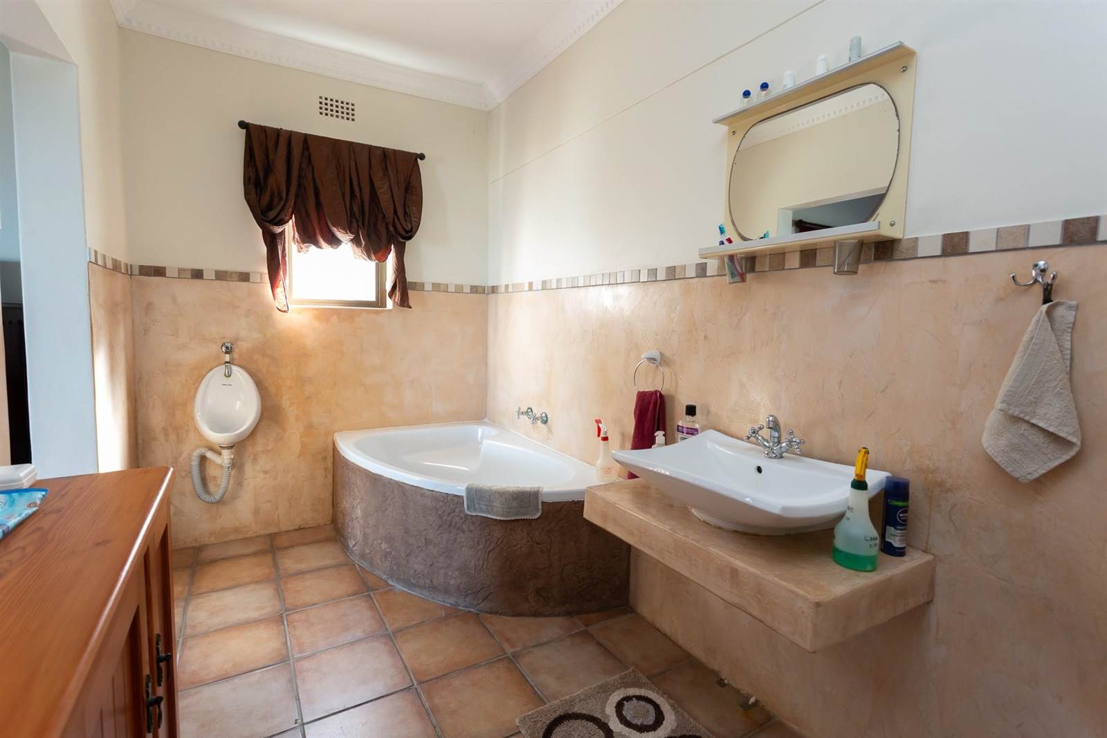 4 Bed House in Lamberts Bay photo number 16