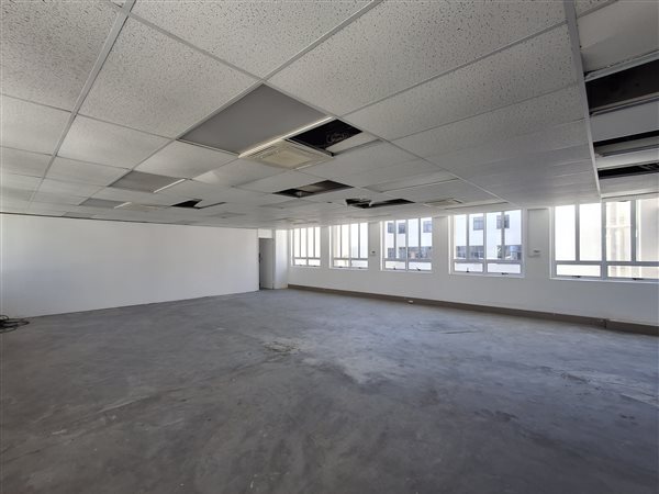 160  m² Commercial space