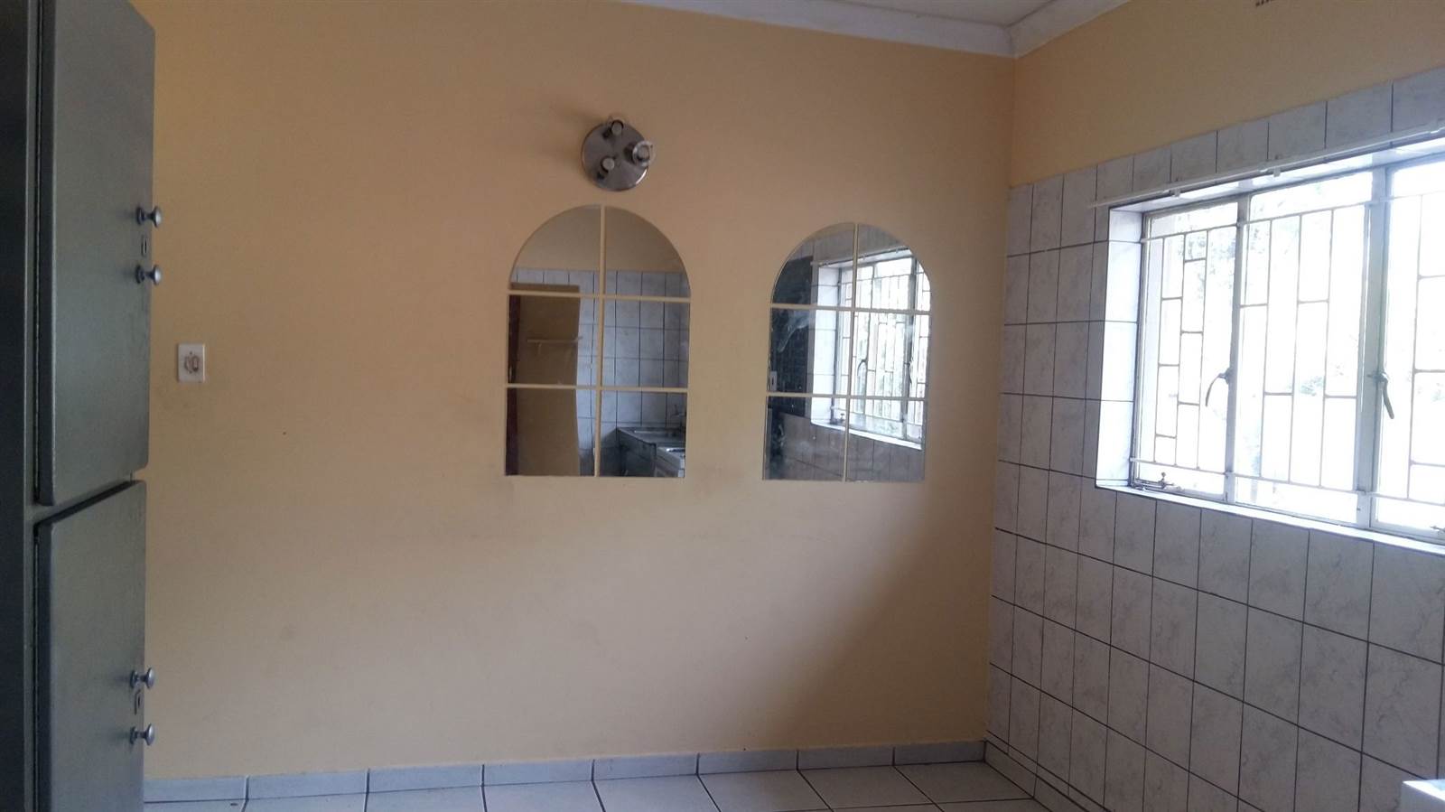 3 Bed Townhouse in Phalaborwa photo number 5