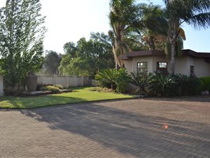 5 Bed House in Barry Hertzog Park
