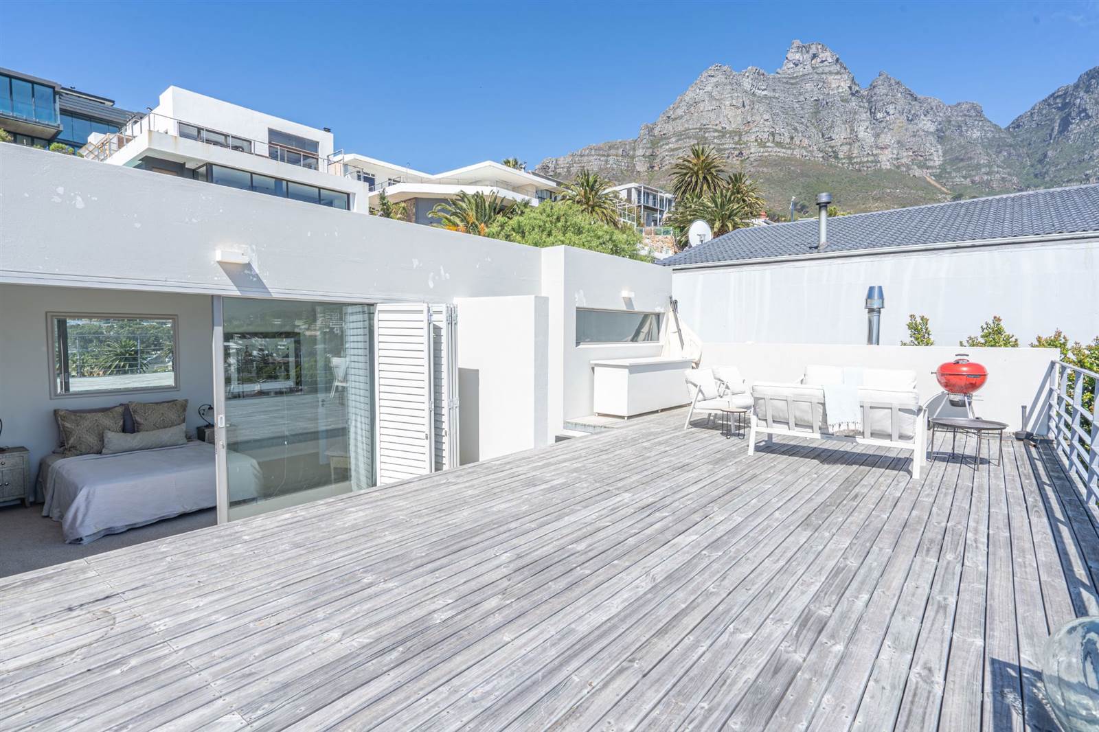 5 Bed House in Camps Bay photo number 6