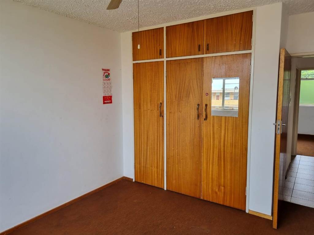 3 Bed Apartment in Sinoville photo number 24