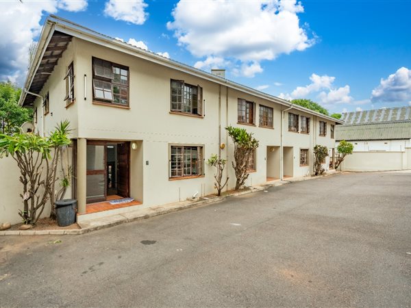 3 Bedroom Townhouse 3 Bedroom Townhouse