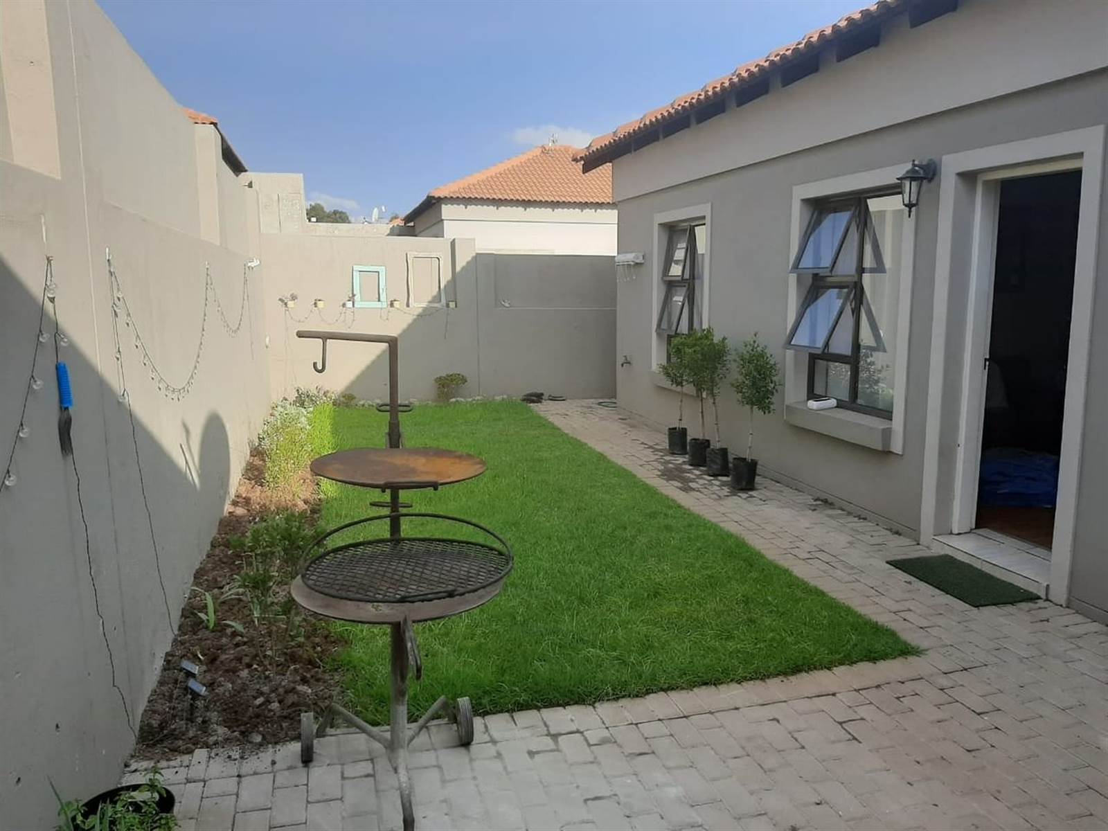 3 Bed Townhouse in Trichardt photo number 9