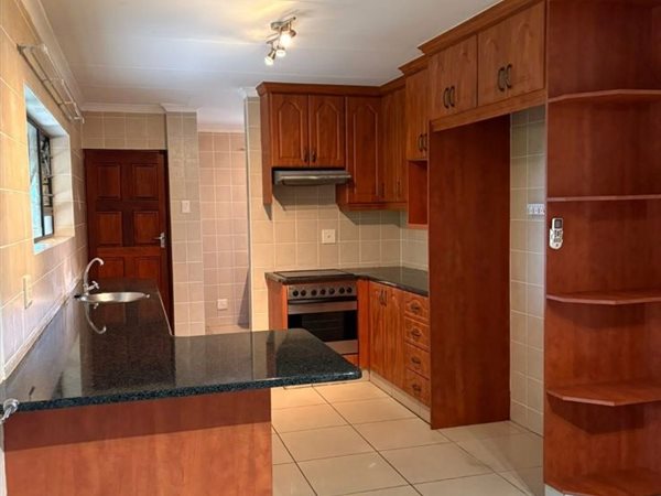 3 Bedroom Townhouse 3 Bedroom Townhouse