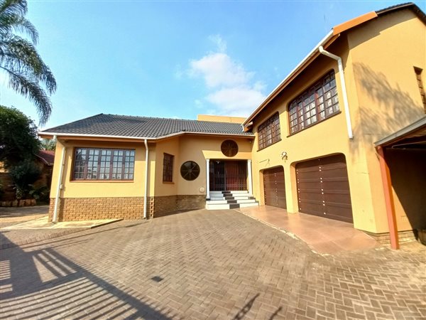 4 Bedroom House 4 Bedroom House