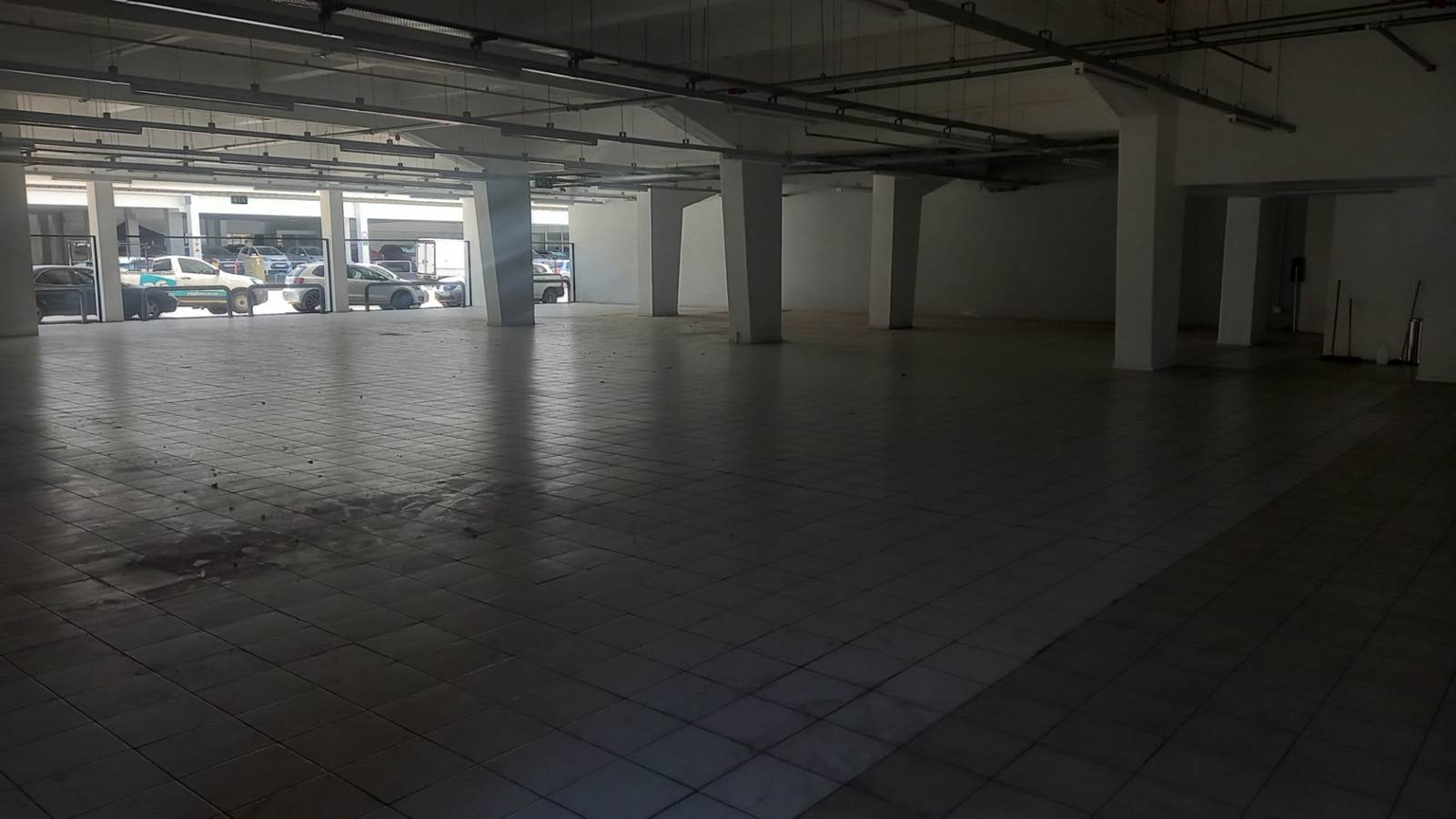 690  m² Commercial space in Bloemfontein photo number 3
