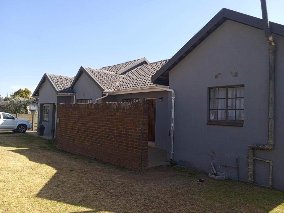 3 Bed House in Brackendowns photo number 19