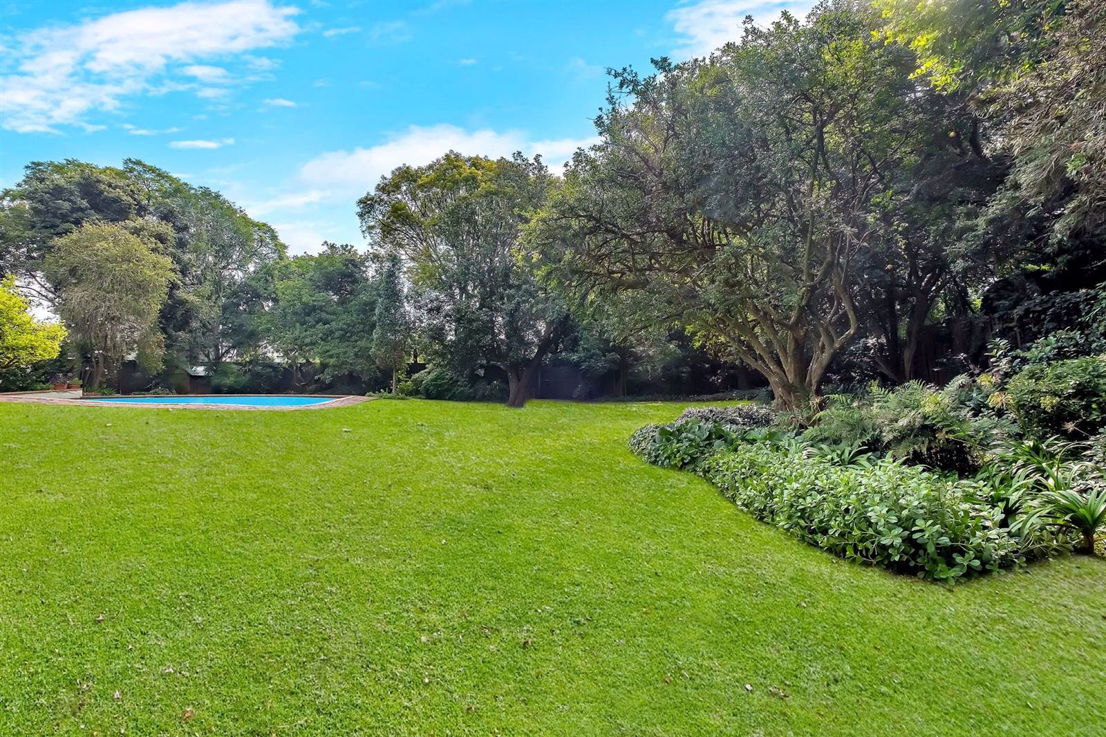 852 m² Land available in Parktown North photo number 2