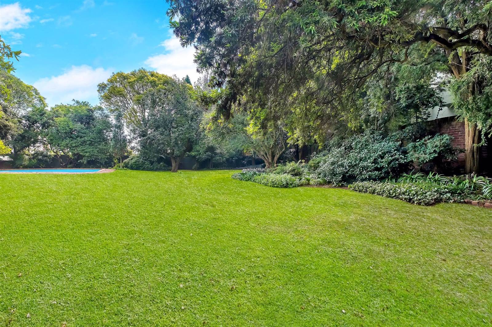 852 m² Land available in Parktown North photo number 9