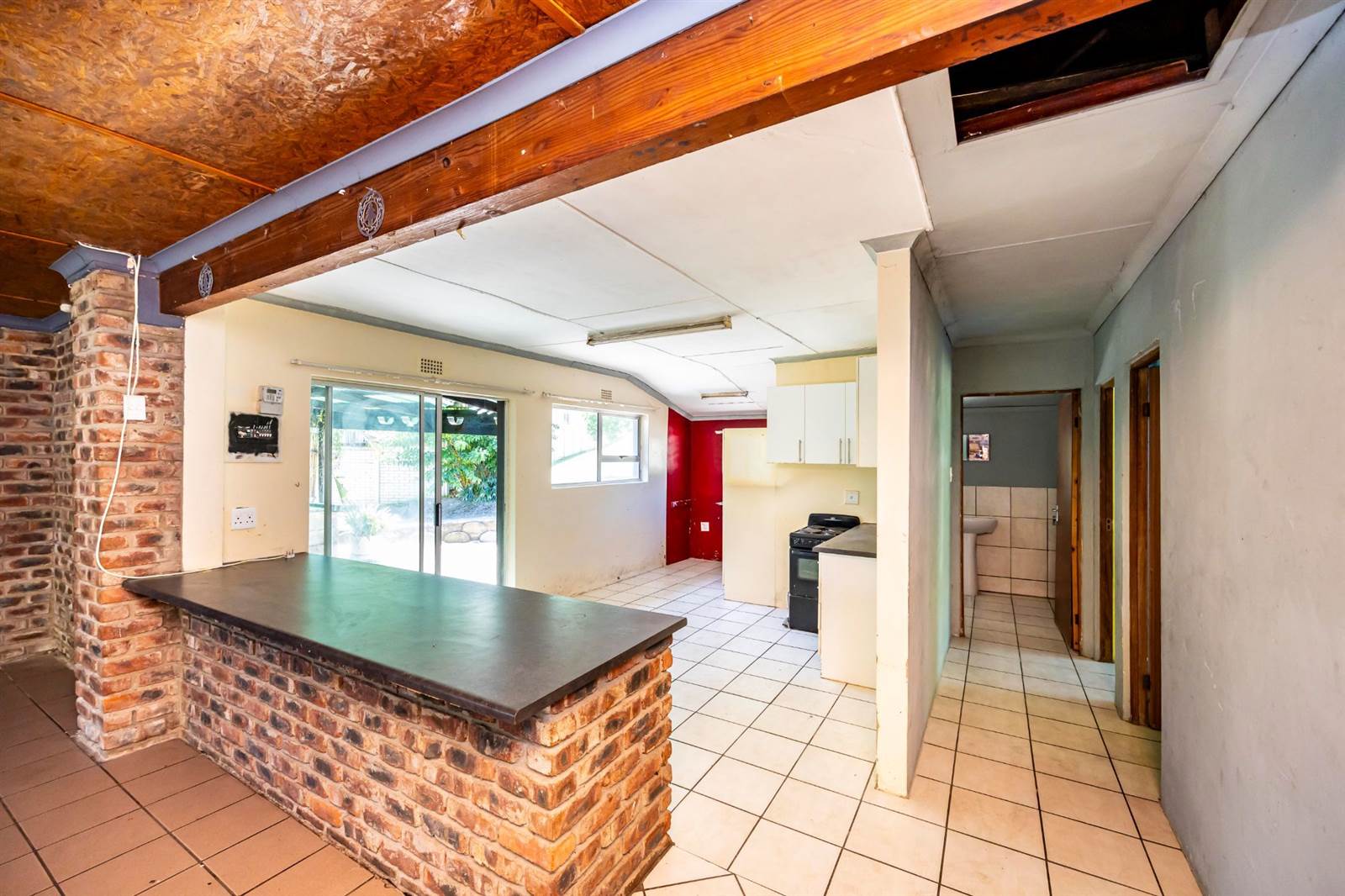 3 Bed House in Beacon Bay photo number 8