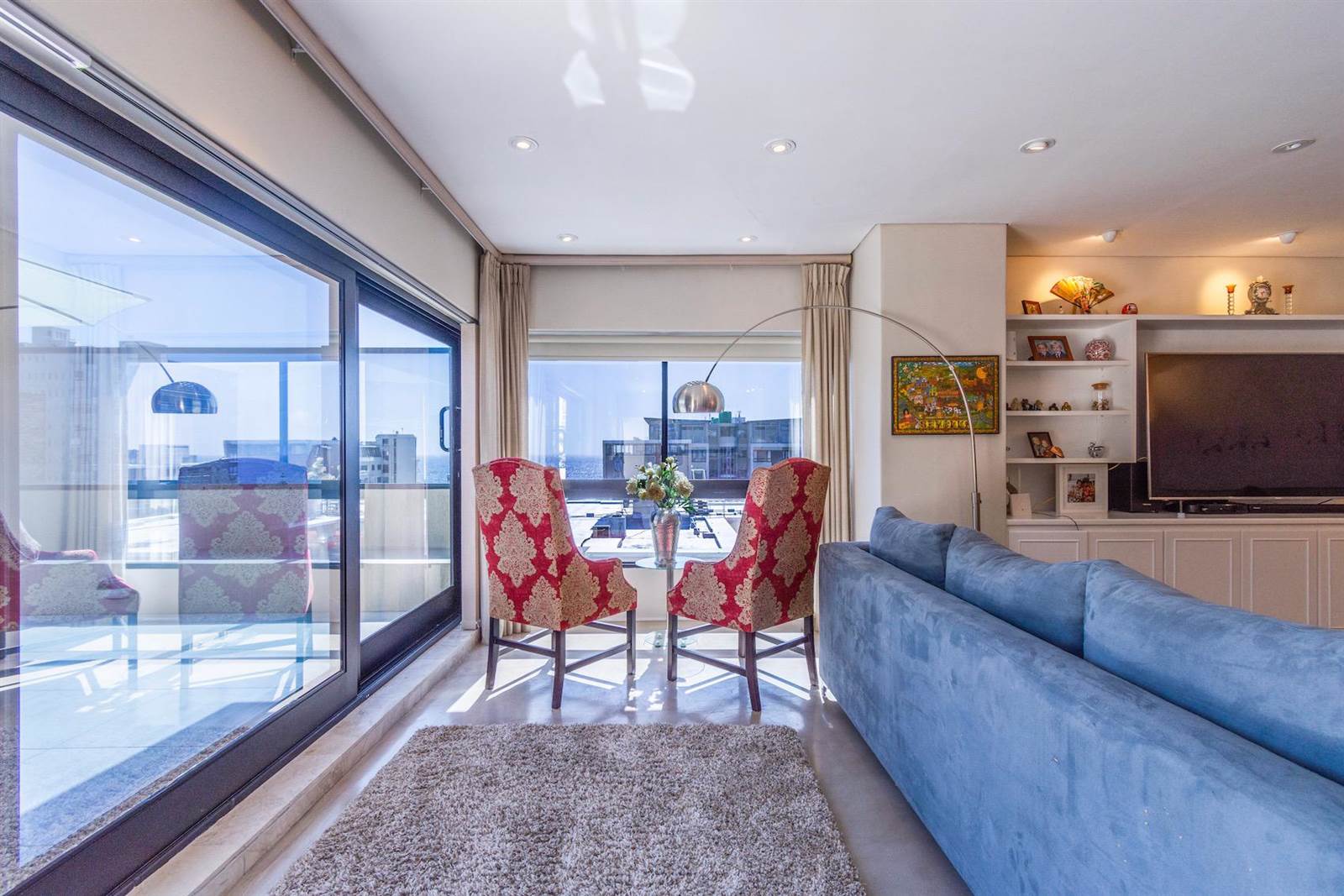 3 Bed Apartment in Sea Point photo number 3