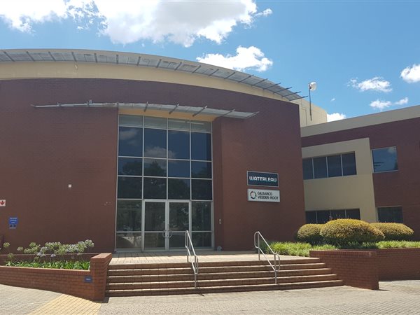 164  m² Office Space in Bedfordview