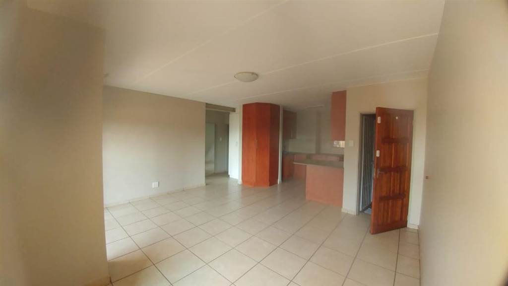 2 Bed Apartment in Highveld Park photo number 5