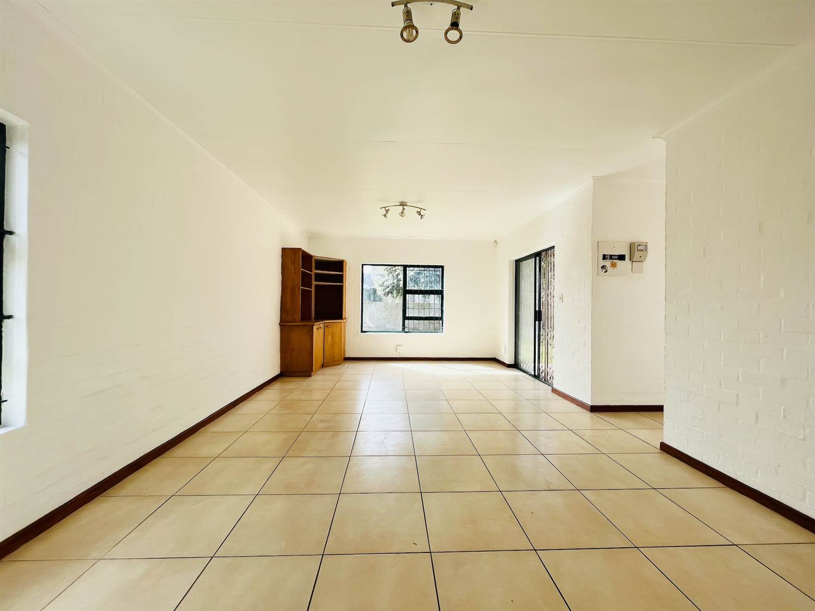 3 Bed House in Myburgh Park photo number 10