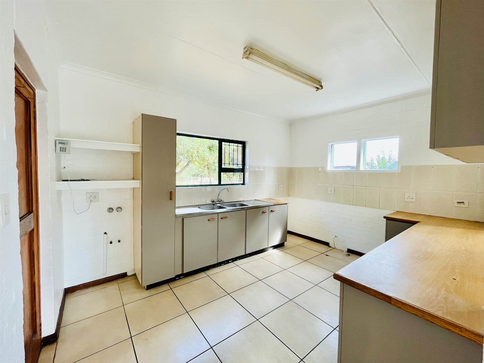 3 Bed House in Myburgh Park photo number 11