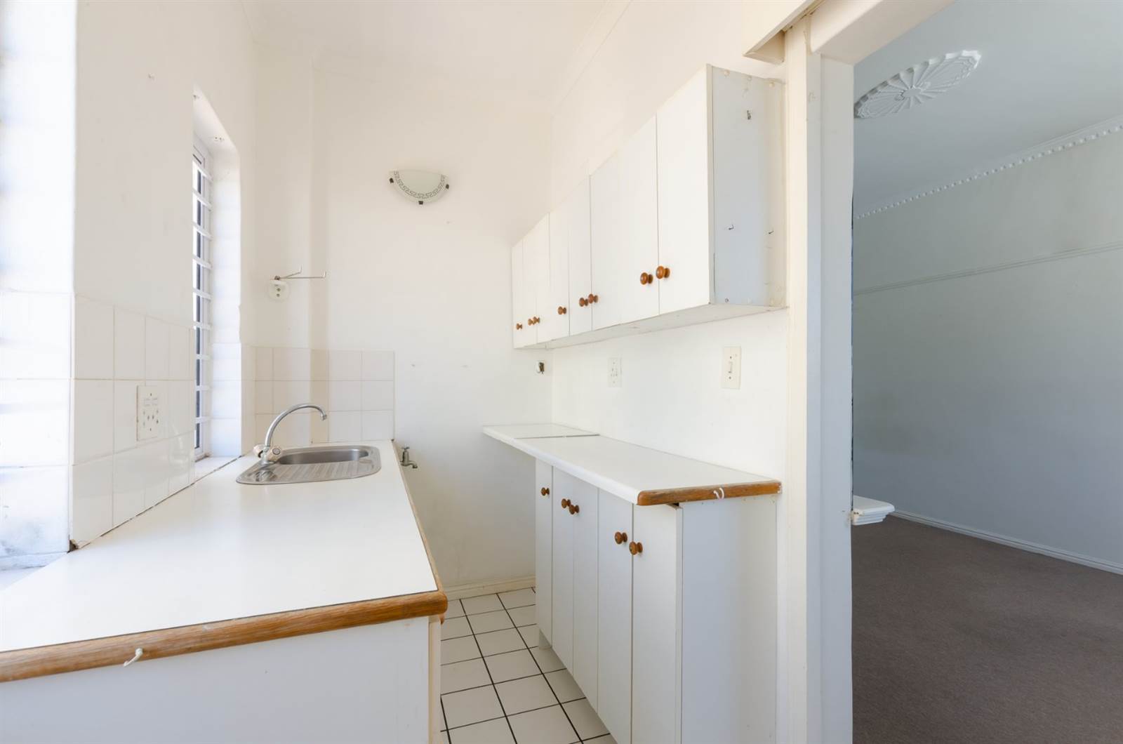 1 Bed Apartment in Fish Hoek photo number 12