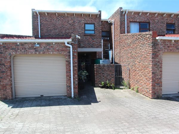 3 Bedroom Townhouse 3 Bedroom Townhouse