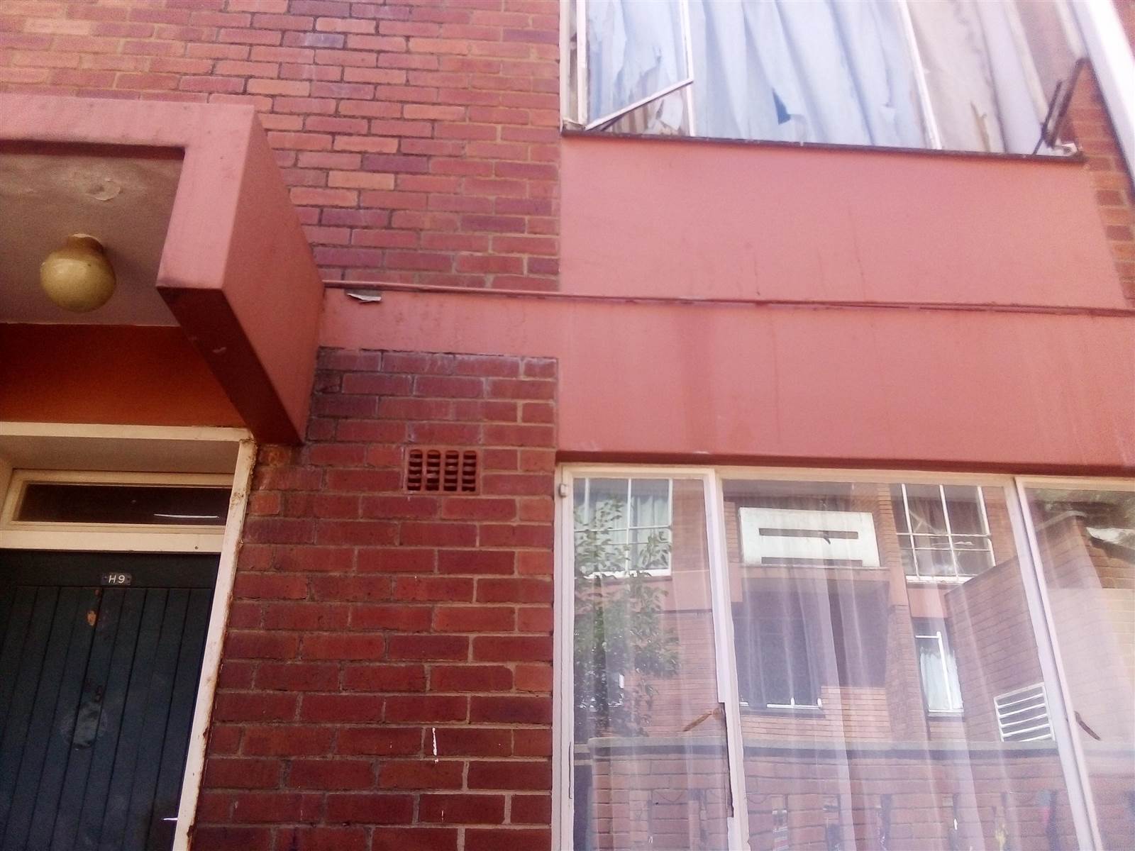 3 Bed Duplex in Jeppestown photo number 3