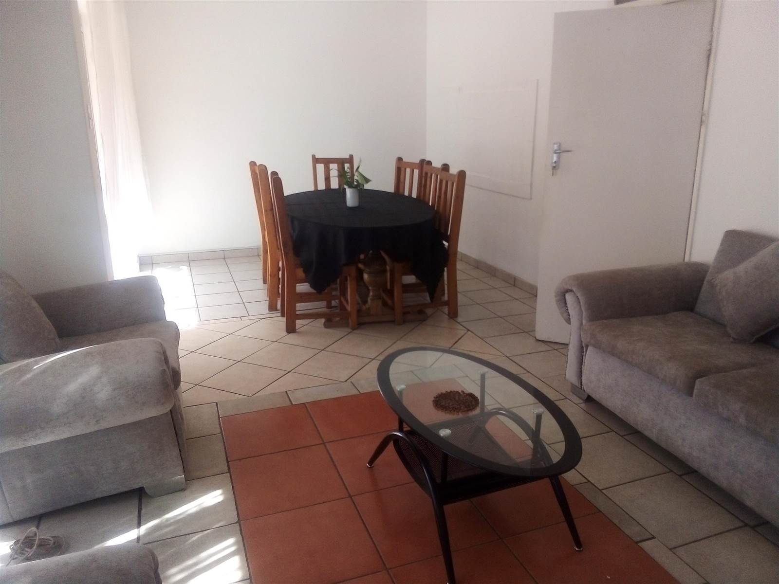 3 Bed Duplex in Jeppestown photo number 8