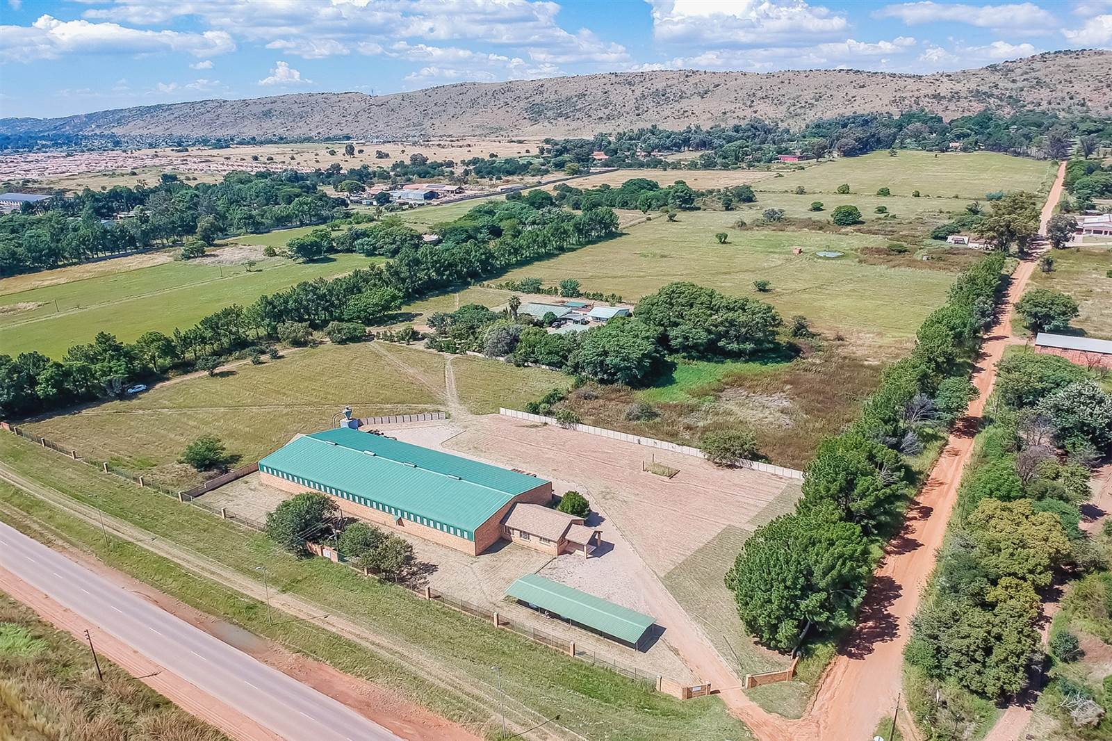 8.5 ha Farm in Zandfontein AH photo number 2