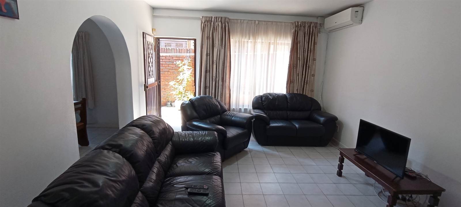 3 Bed Townhouse in Musgrave photo number 7