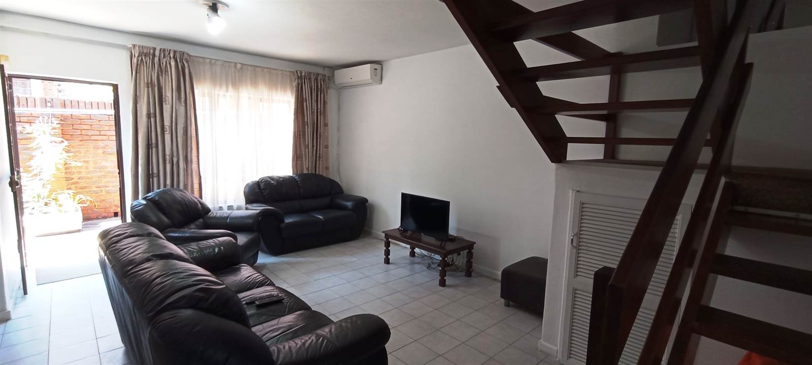 3 Bed Townhouse in Musgrave photo number 1