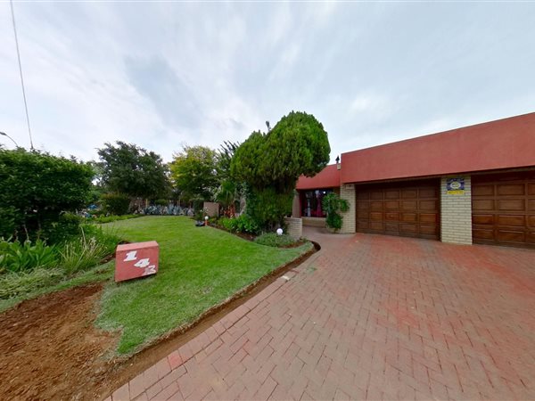 4 Bedroom House 4 Bedroom House