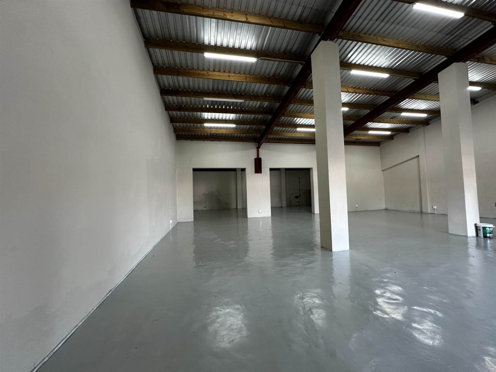 310  m² Retail Space in North End photo number 6