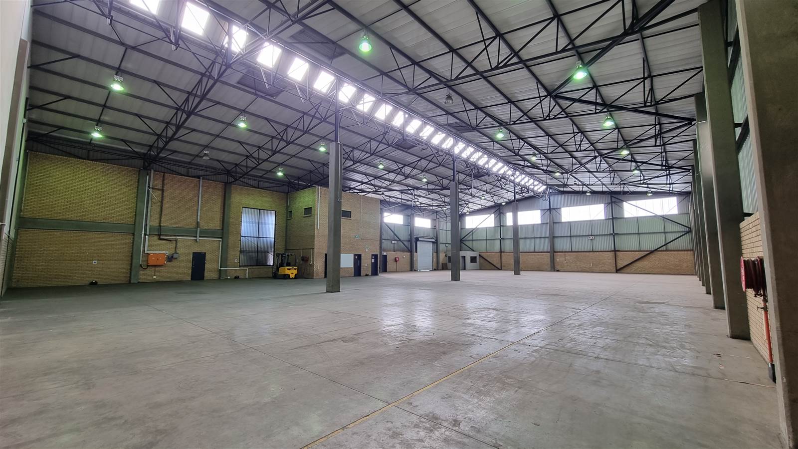 1612  m² Industrial space in Jet Park photo number 1