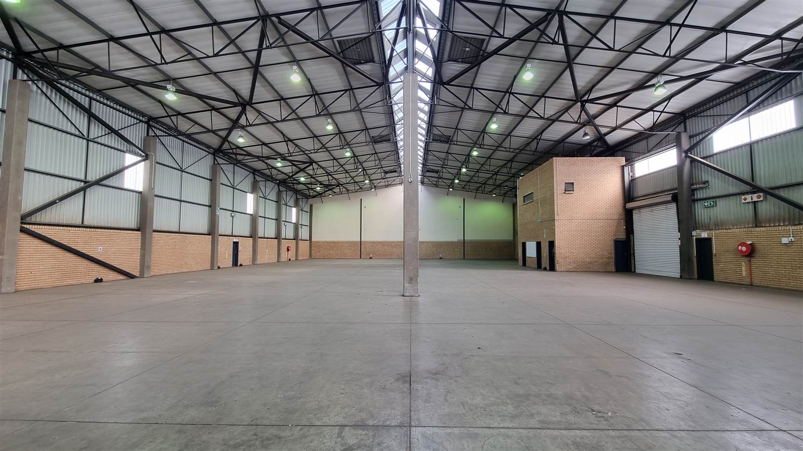1612  m² Industrial space in Jet Park photo number 11