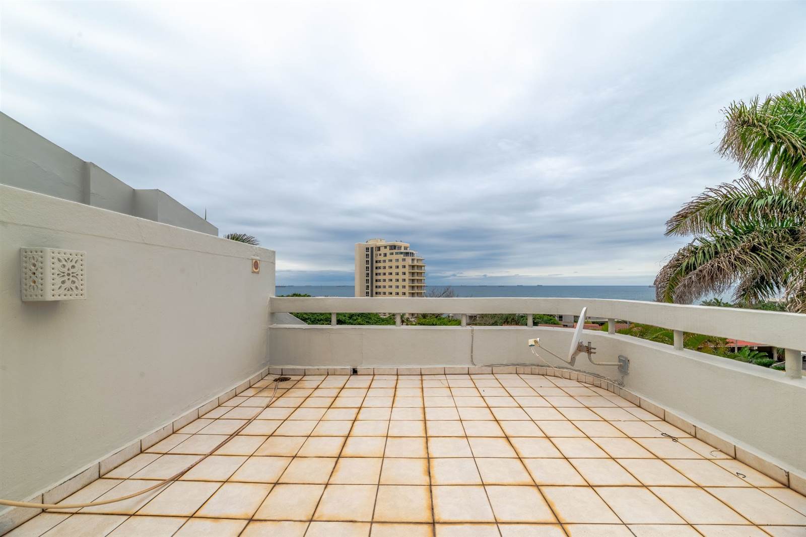 4 Bed Apartment in Umhlanga Rocks photo number 4