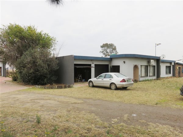 4.8 ha Smallholding 4.8 ha Smallholding