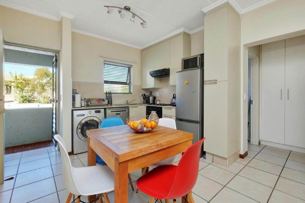 1 Bed Apartment in Lonehill photo number 5