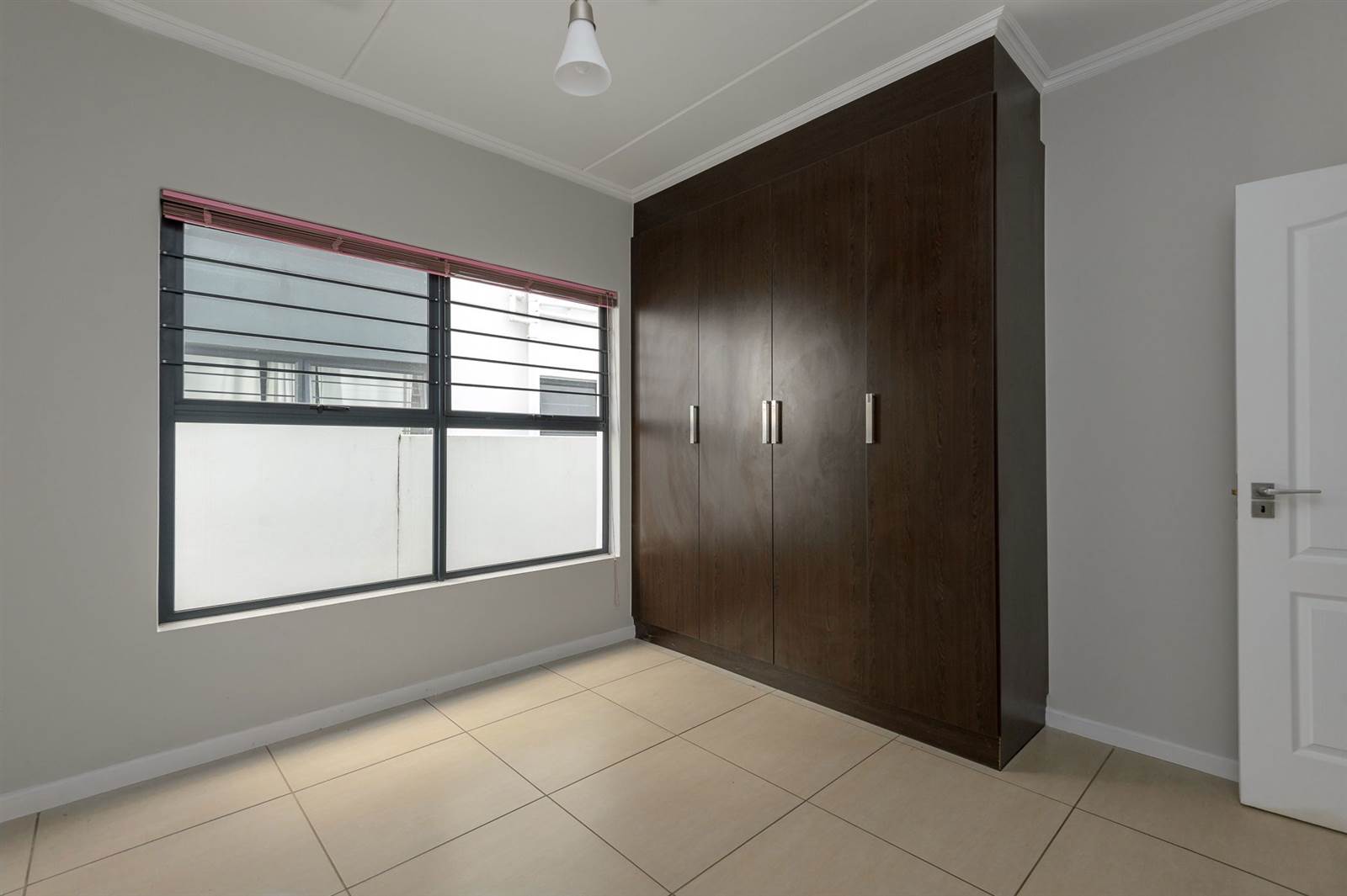 3 Bed Apartment in Greenstone Hill photo number 29